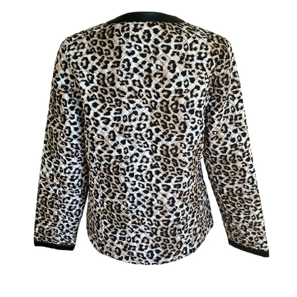 Chico’s Leopard Print Jacket Quilted Fall Jacket Lightweight Zip Up Sz 0 /Small - Picture 9 of 16